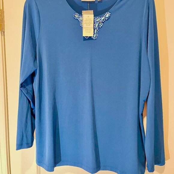 Susan Graver Liquid Knit Top W/Keyhole Embellishments size 1X(18W-20W) - Picture 3 of 7